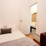 上城区埃斯特雷拉德欧鲁普雷公寓 * Lisboa